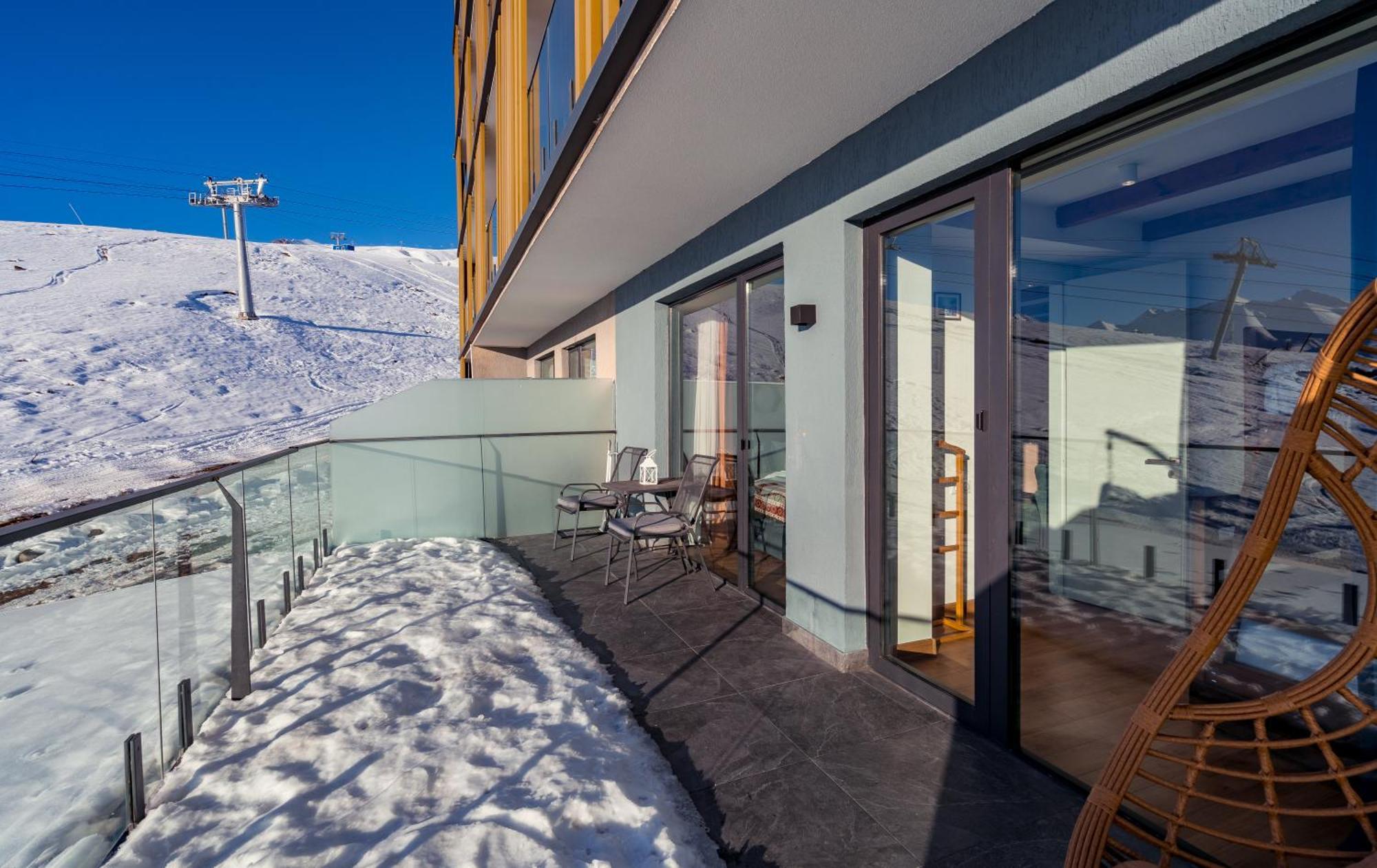 New Gudauri Gn Apartments In Atrium Bagian luar foto